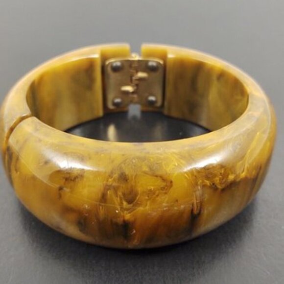 Vintage Jewelry - VTG BAKELITE 1940's Clamper Bracelet Marbled  Mississippi Mud *RARE*